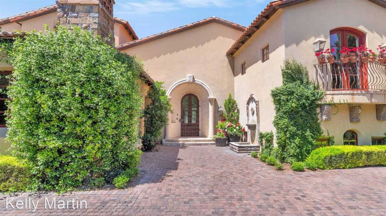 5968 E Orange Blossom Ln - Photo 3 of 45