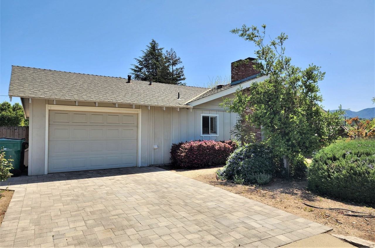 1675 & 1677 Elverhoy Way - Photo 3 of 22