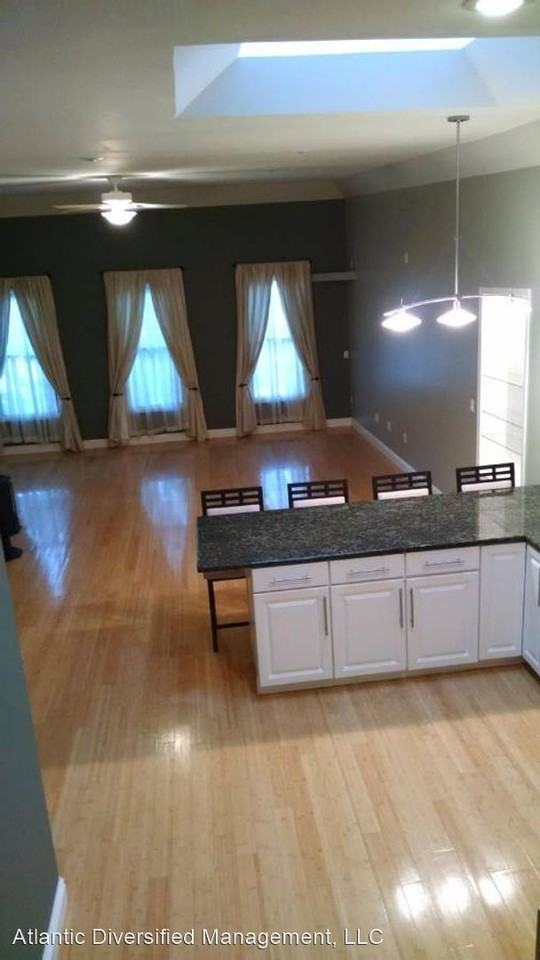 109 E Cesar E Chavez Ave - Photo 3 of 5
