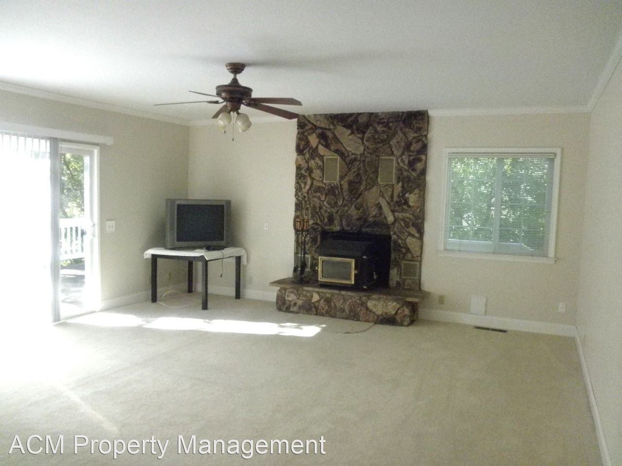 14060 Lake Wildwood Dr - Photo 3 of 32