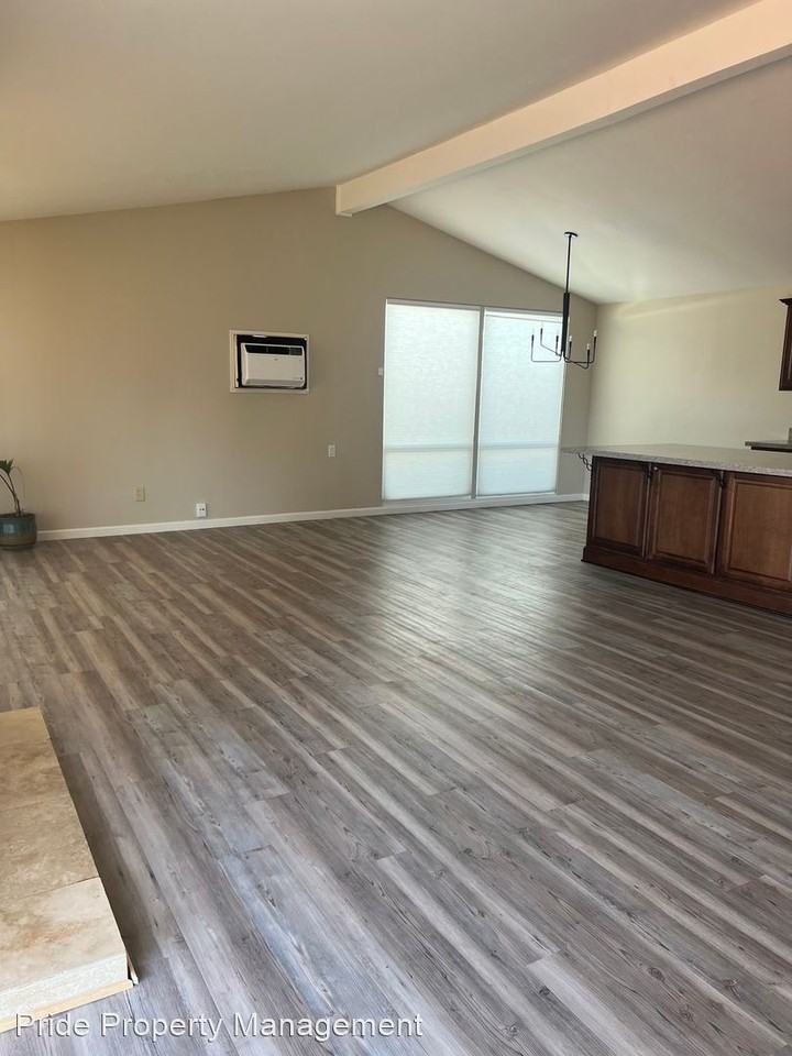 8107 Hudson Dr - Photo 2 of 12