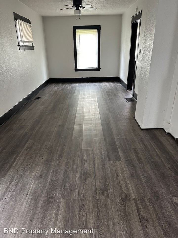 1125 Marmion Ave - Photo 2 of 9