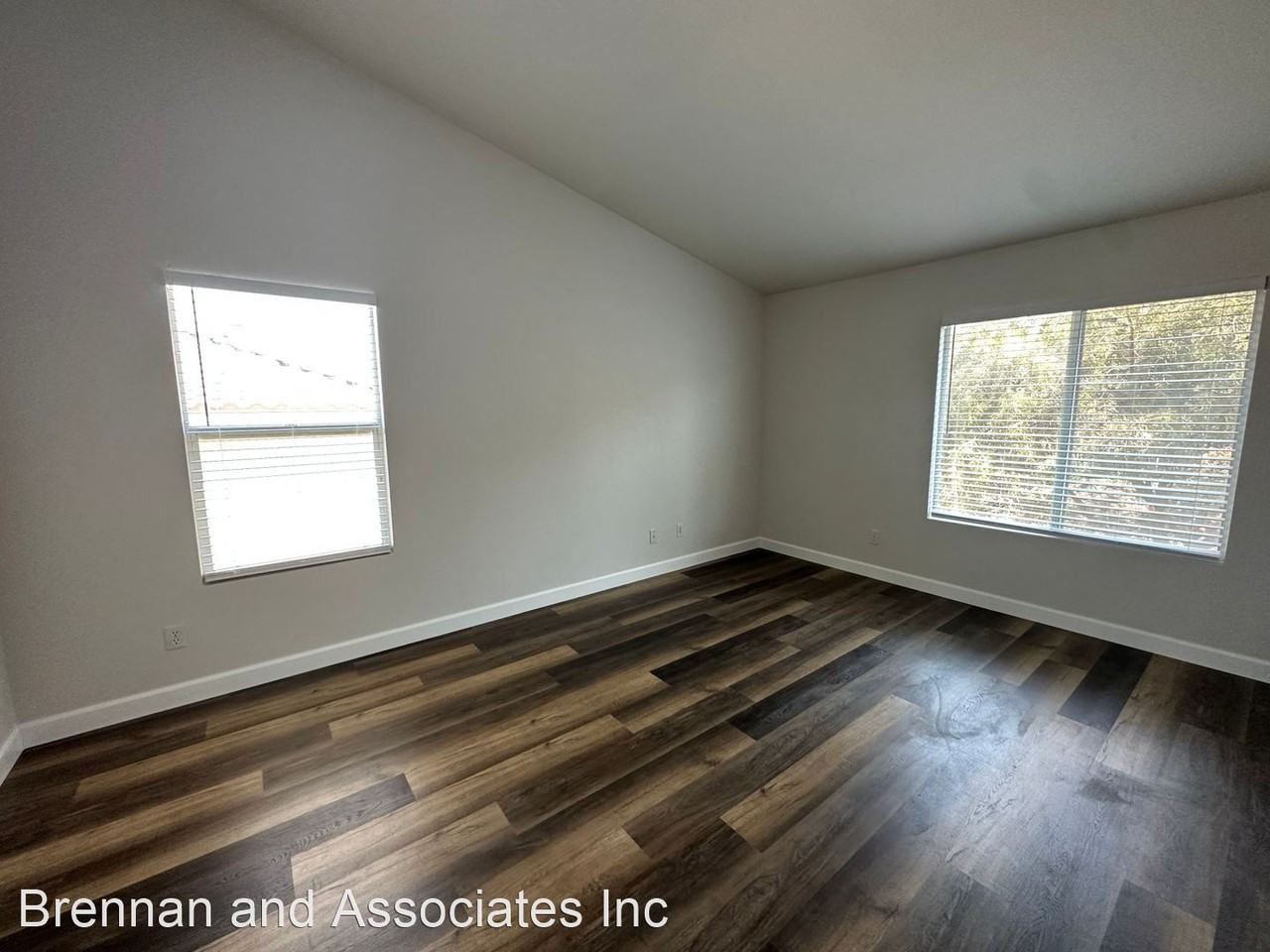 1277 Steiner Dr - Photo 2 of 22
