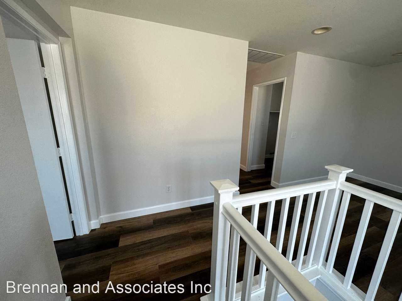 1277 Steiner Dr - Photo 3 of 22