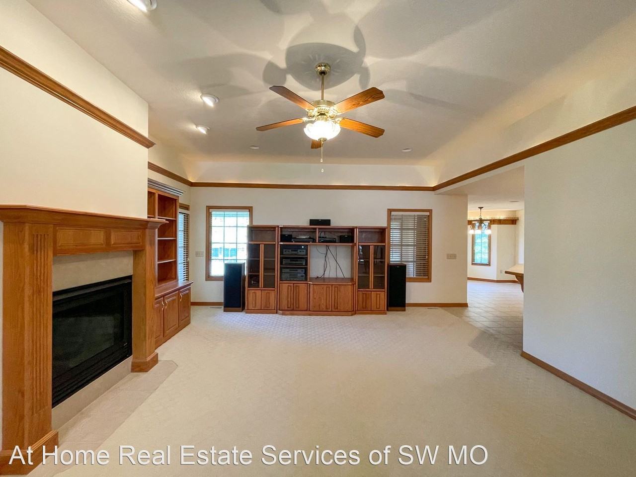 4612 S Turnberry Ave - Photo 2 of 9