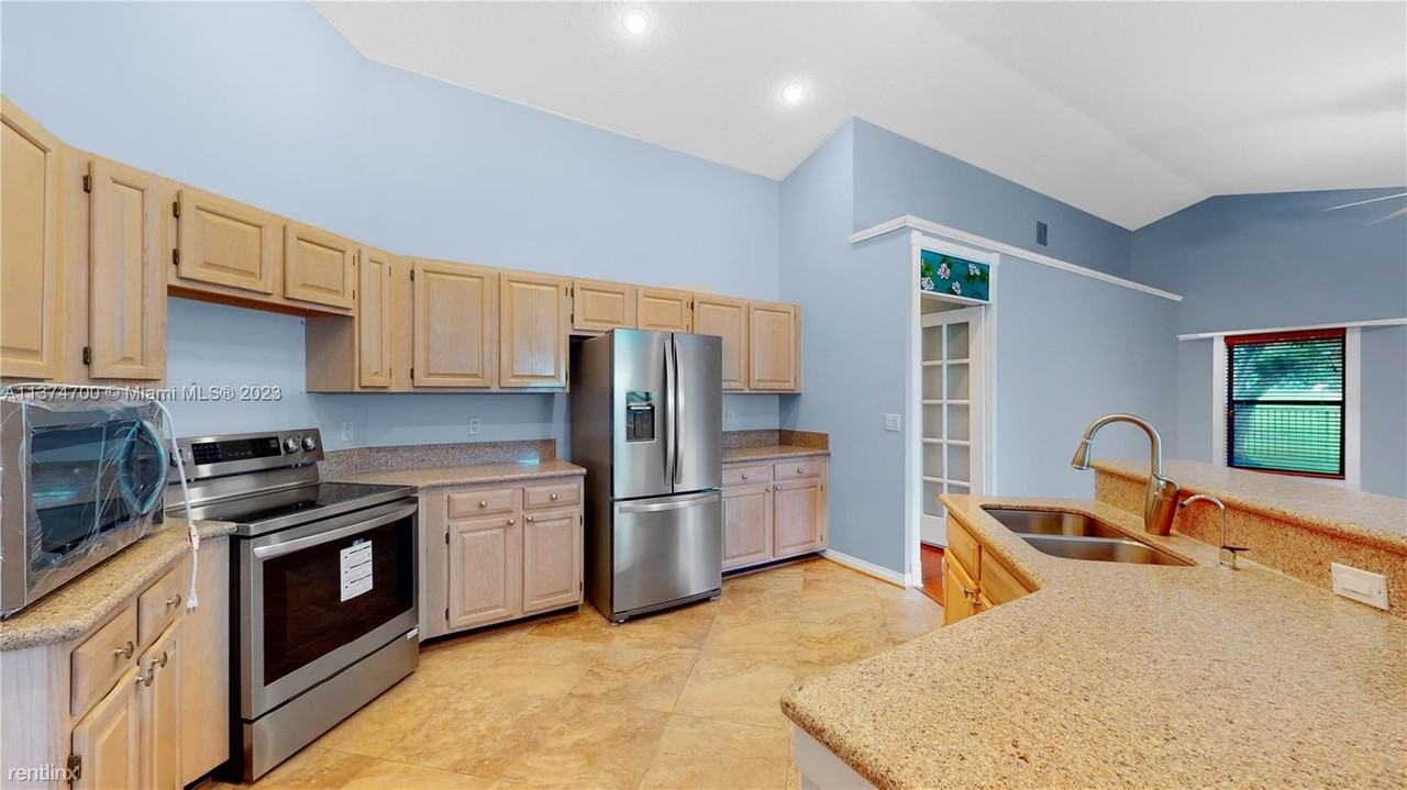 8823 Southern Orchard Rd N #8823 - Photo 3 of 20