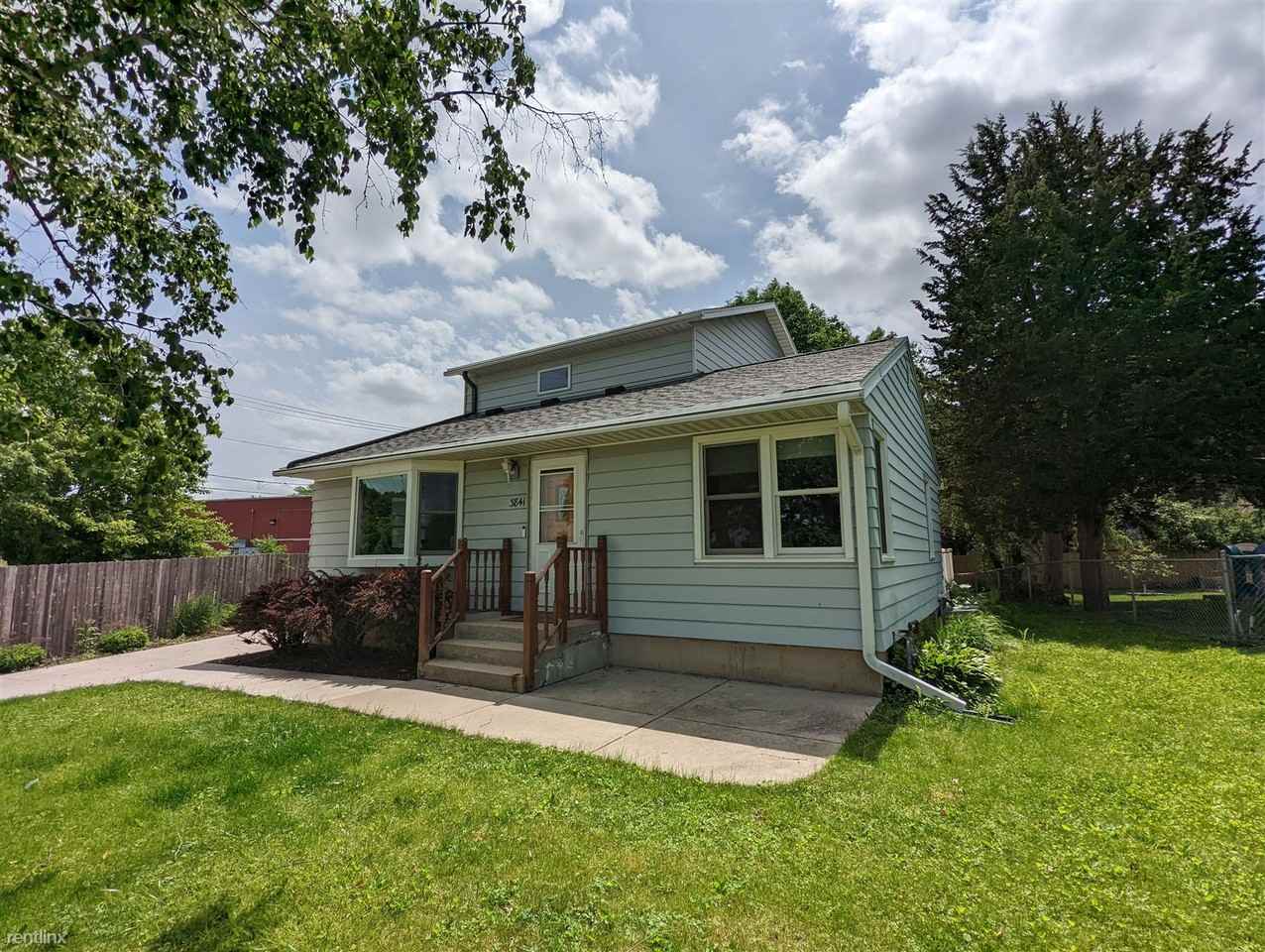 3841 Ridgeway Ave - Photo 3 of 23