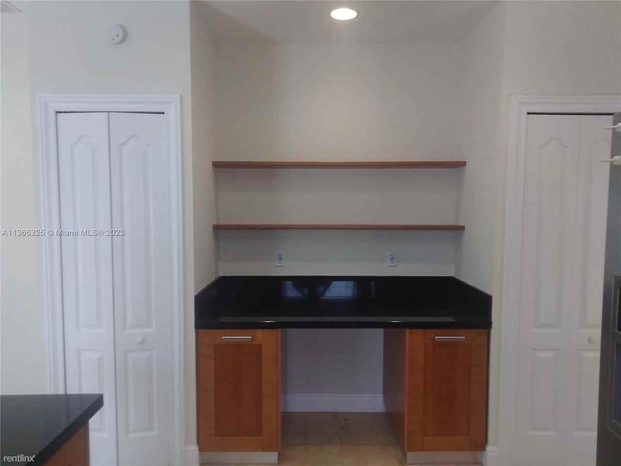 3364 Sw 28th Ter - Photo 2 of 23