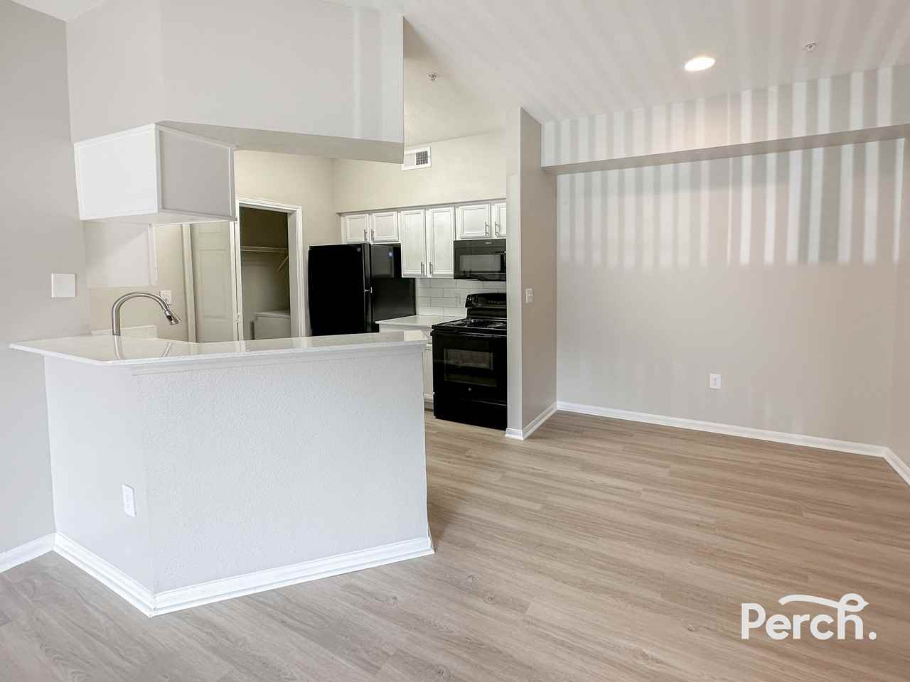 12727 VISTA DEL NORTE - Photo 2 of 23