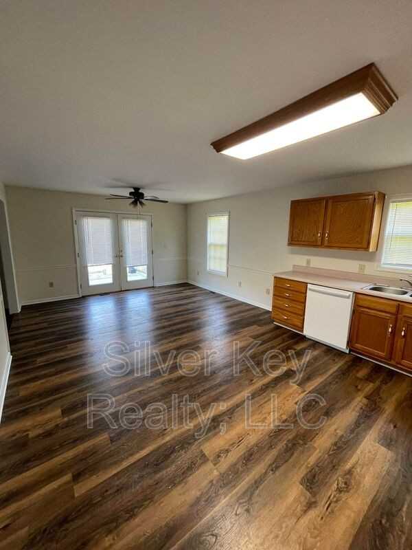 121 Athens Pike - Photo 2 of 14