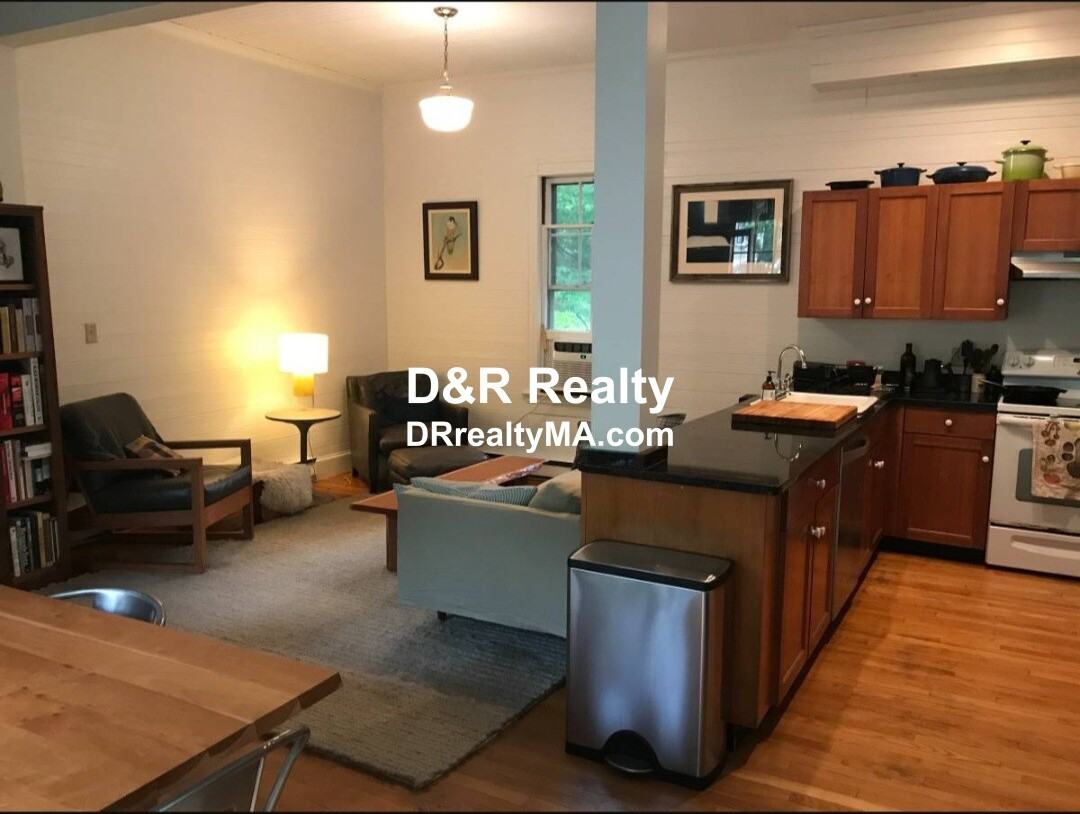 Lancaster St B, Cambridge, MA 02140 2 Bedroom Apartment for 4,900