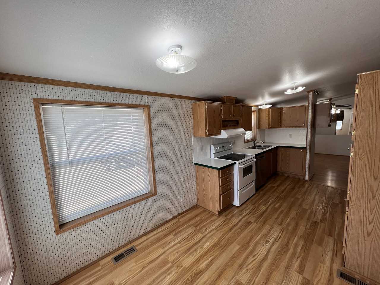 588 S Silver Valley Rd - Photo 3 of 14