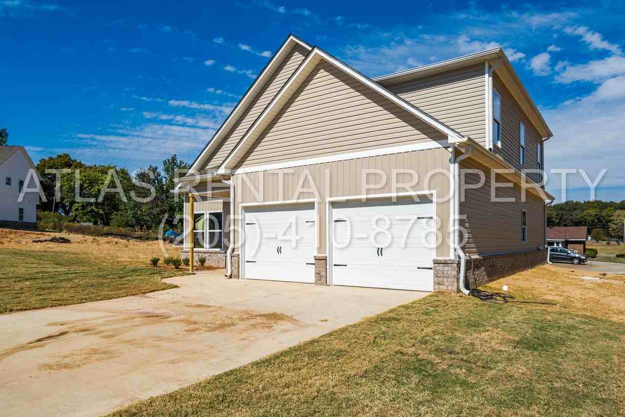1215 Inglewood Cir - Photo 2 of 27