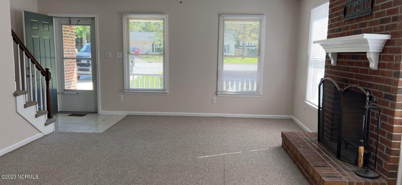 111 Carlisle Court - Photo 2 of 6