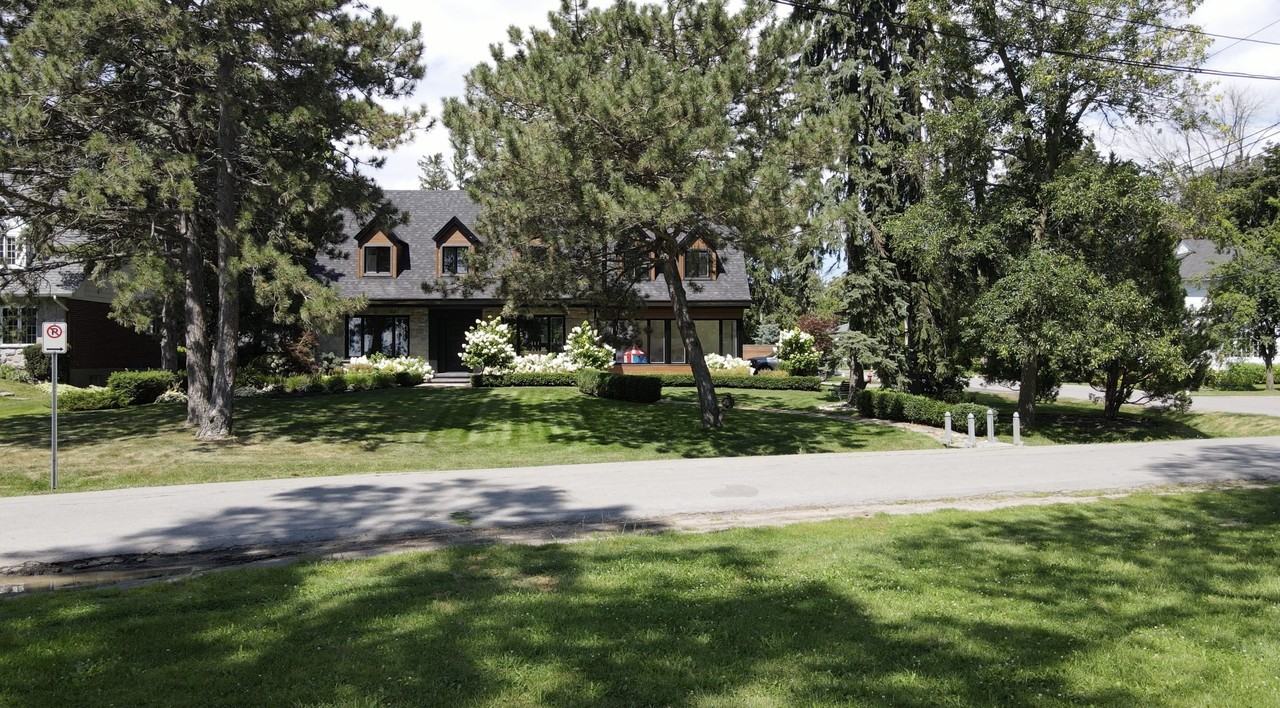 71 Chemin Lakeshore - Photo 3 of 64