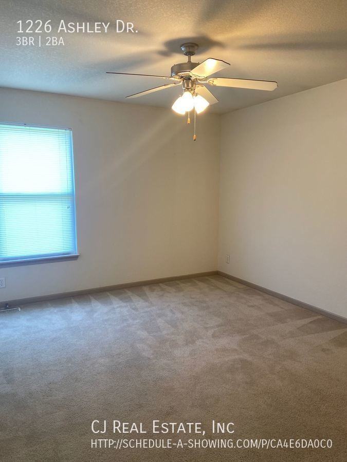 1226 Nw Ashley Dr - Photo 4 of 8