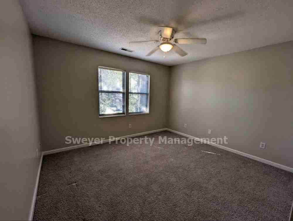 935 Birch Creek Dr - Photo 3 of 22