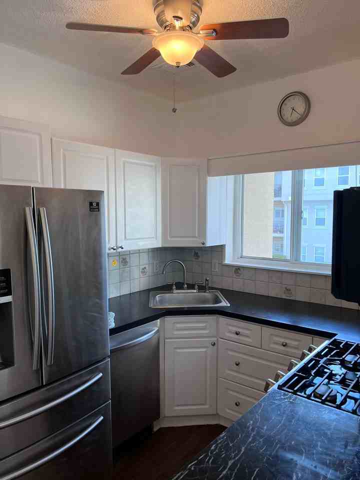 316 Brittany Dr #316 - Photo 3 of 11