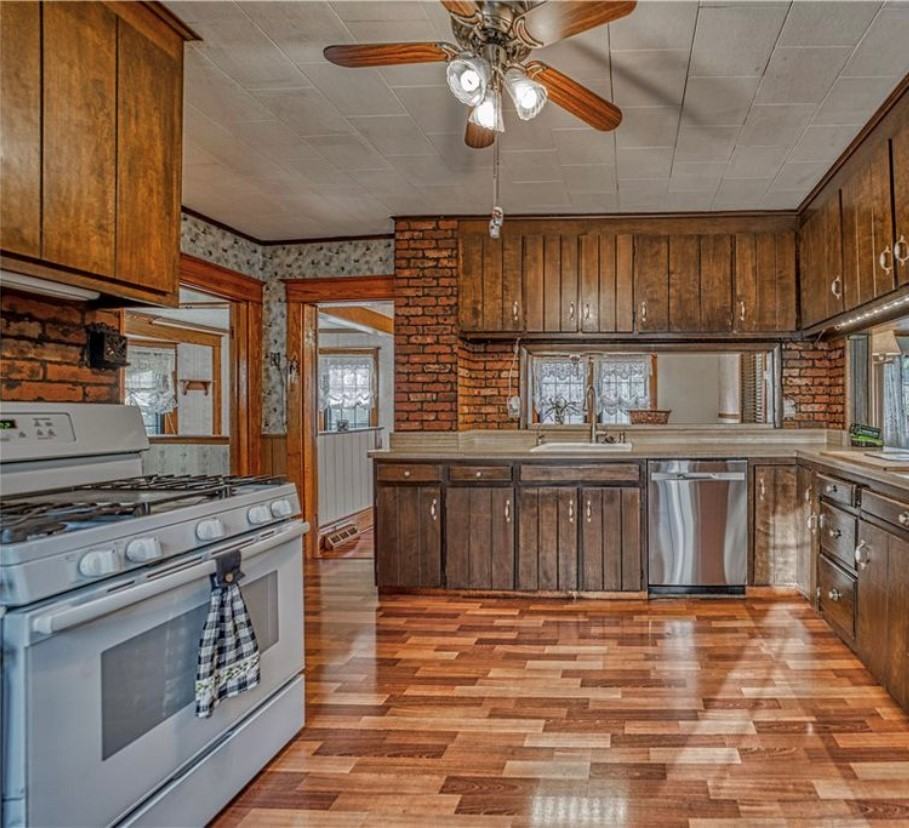 125 Caroline St #NA - Photo 3 of 7