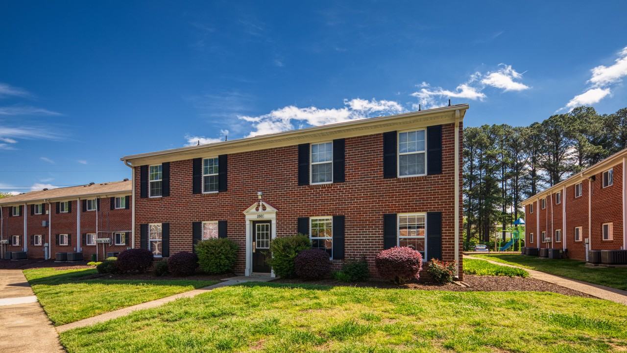 Colonial Pines Apartments 222 Merrimac Trl Apt A, Williamsburg, VA