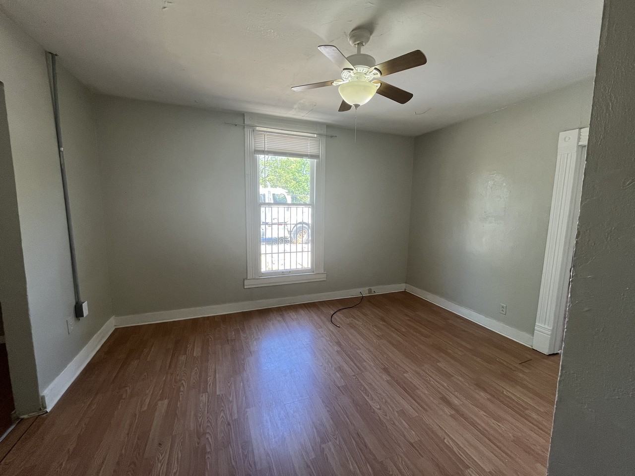 1911 Moss St - Photo 3 of 11