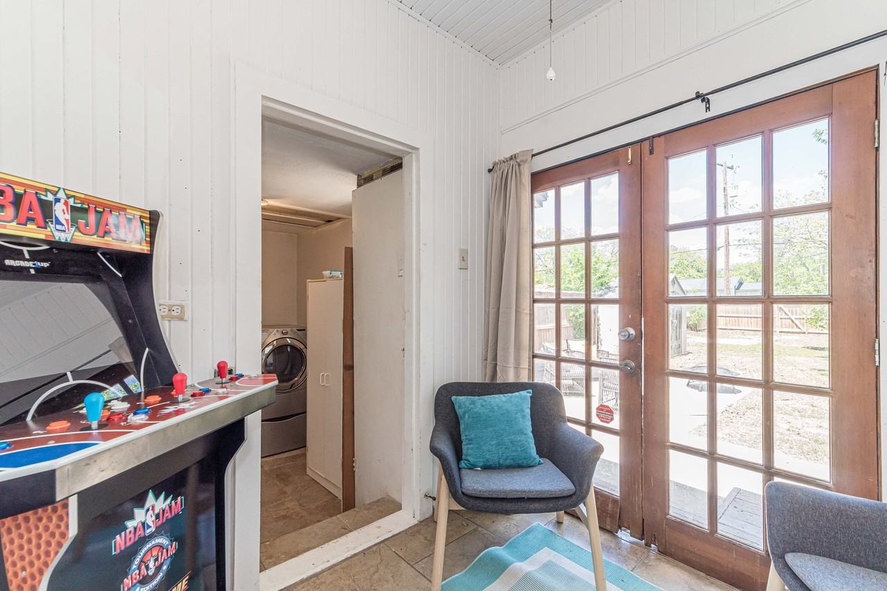 409 Aero Ave #1 - Photo 5 of 24