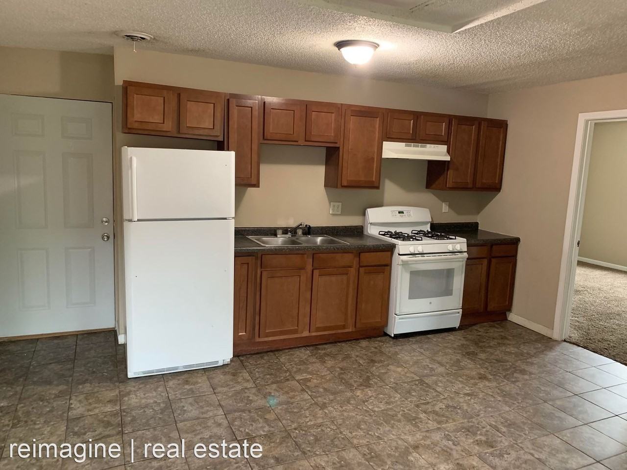 567 Stryker Ave - Photo 2 of 8