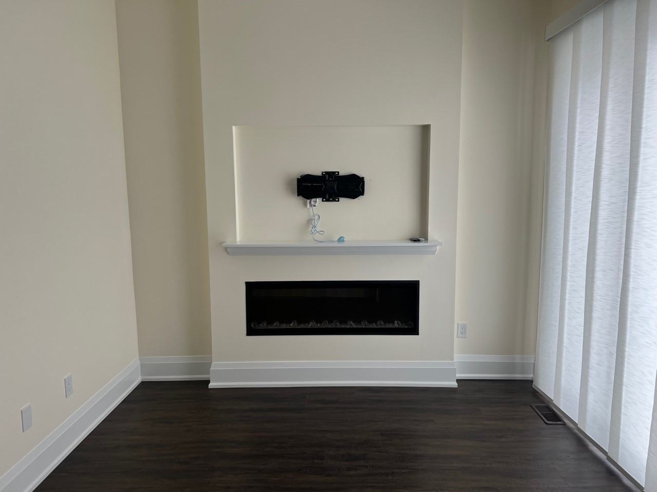 141 High Street West - Photo 3 of 18