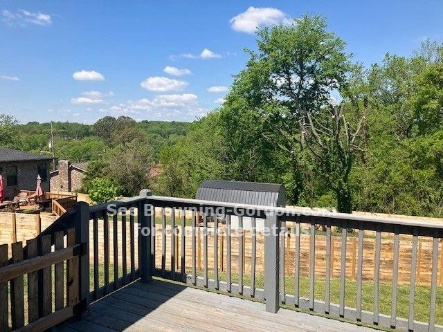 204 Hodge Cir - Photo 2 of 10