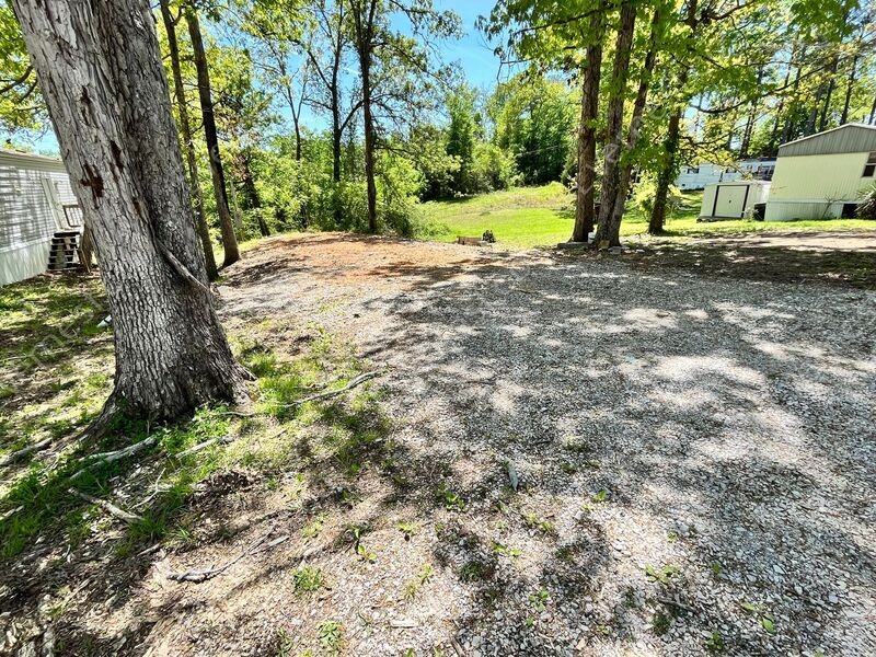 112 Waynes Ln - Photo 2 of 5