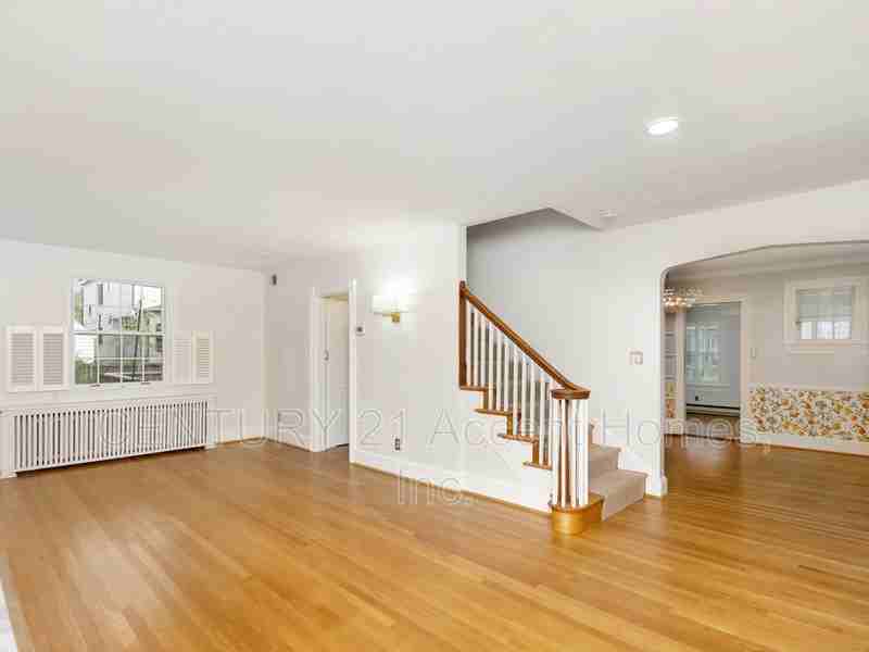 4723 16th St N - Photo 3 of 25