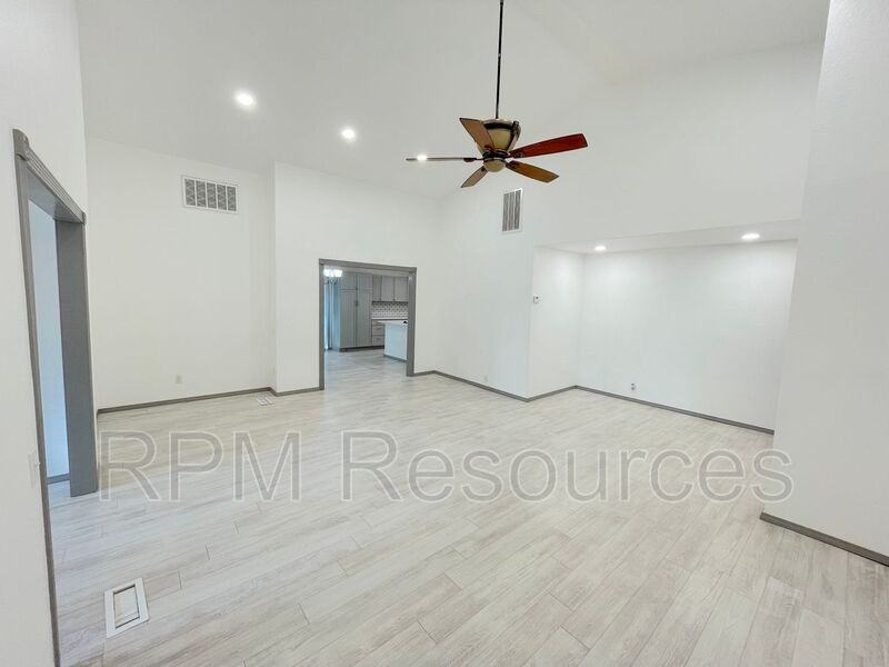 8200 Nw 86th St - Photo 2 of 21