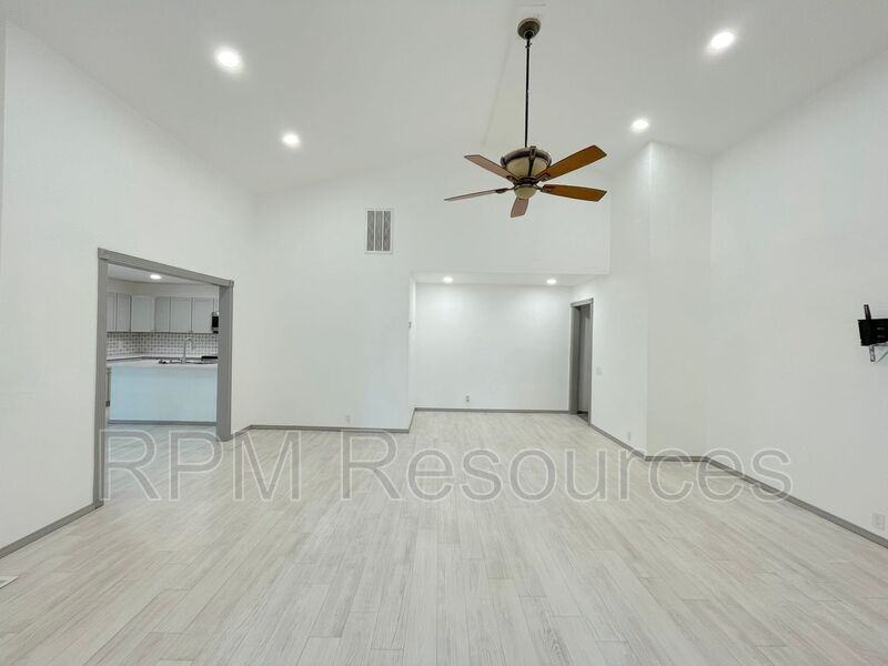 8200 Nw 86th St - Photo 3 of 21