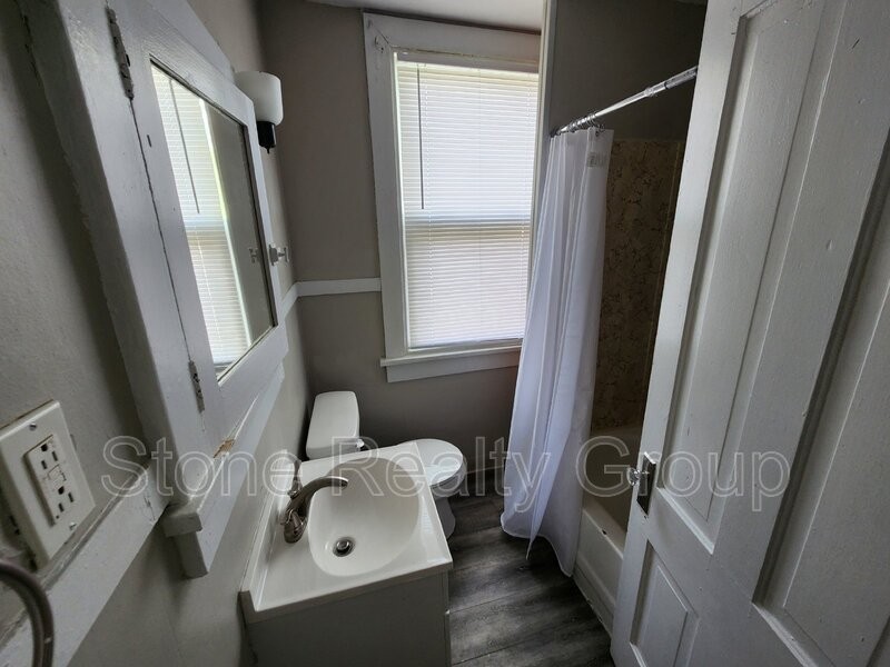 620 College Ave - Photo 6 of 7