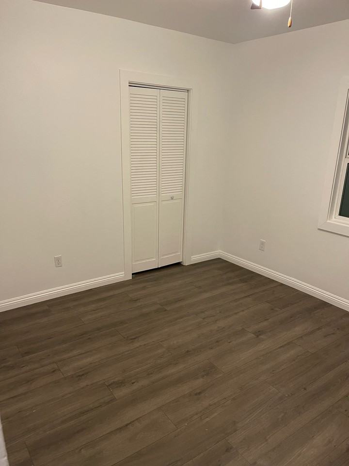 1014 W 3rd St #NA - Photo 2 of 12