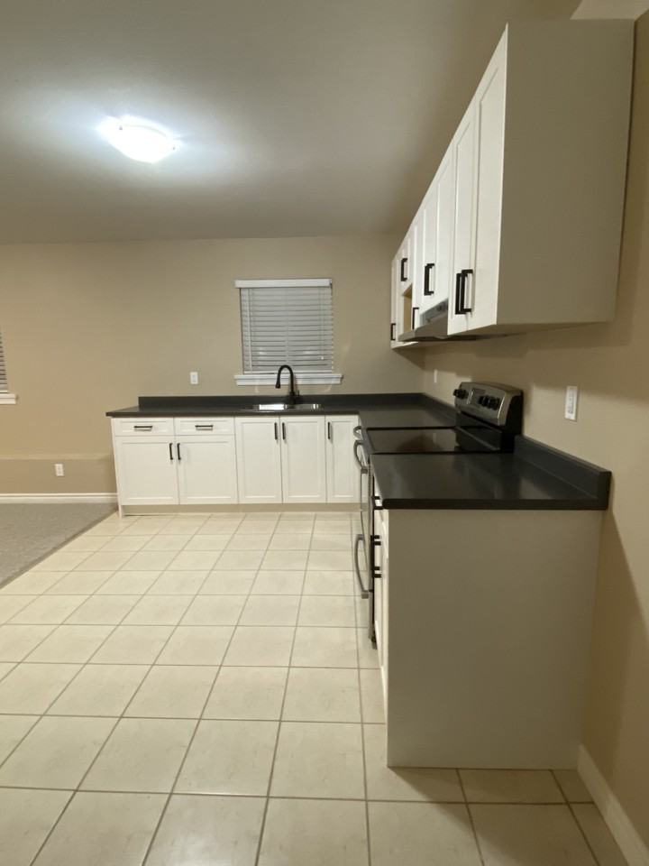 32996 Phelps Ave - Photo 3 of 9