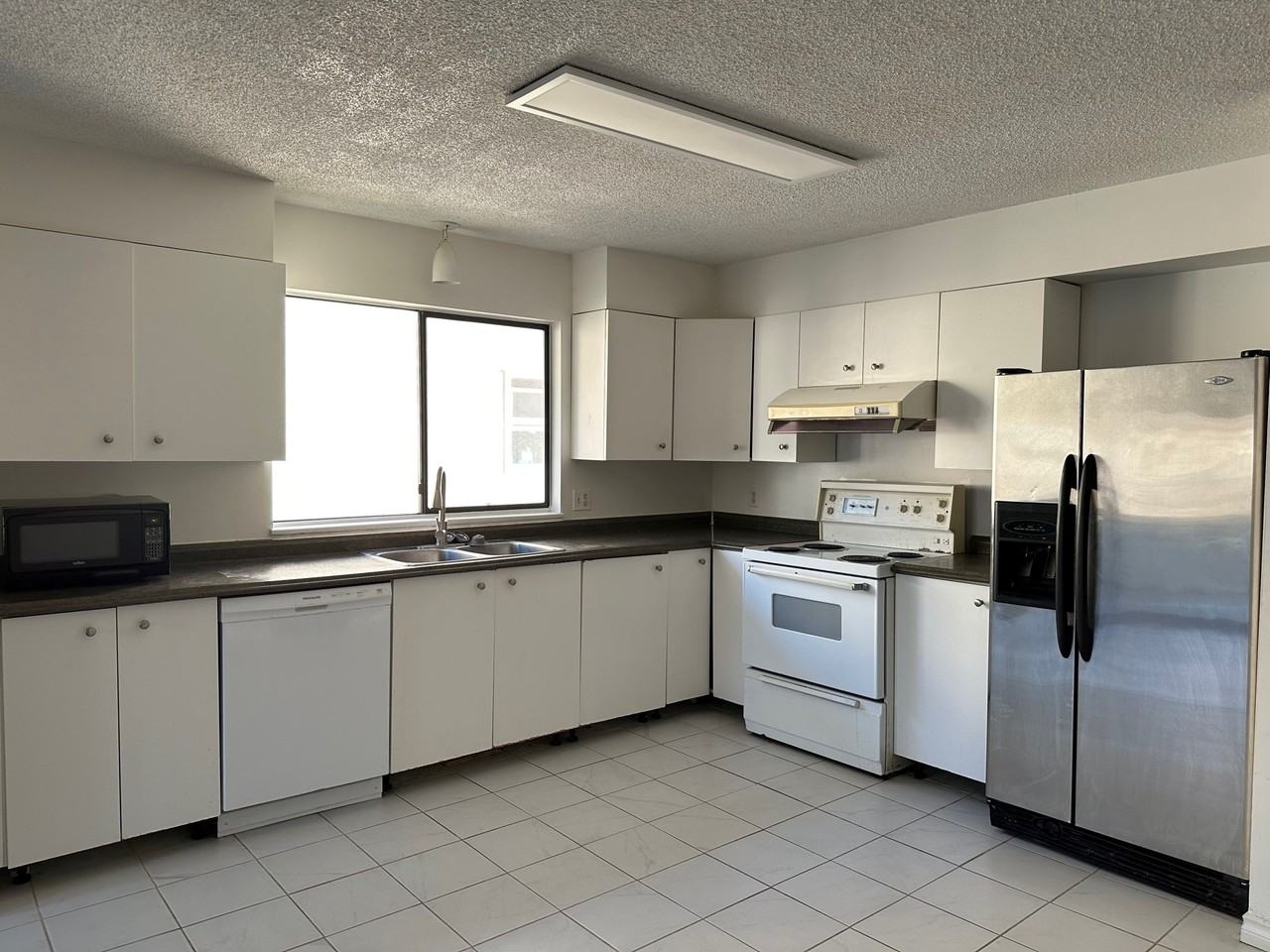 3241 Georgeson Avenue - Photo 2 of 13