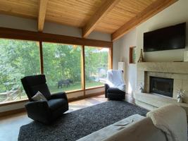 featured image of 1425 Benzon Cres