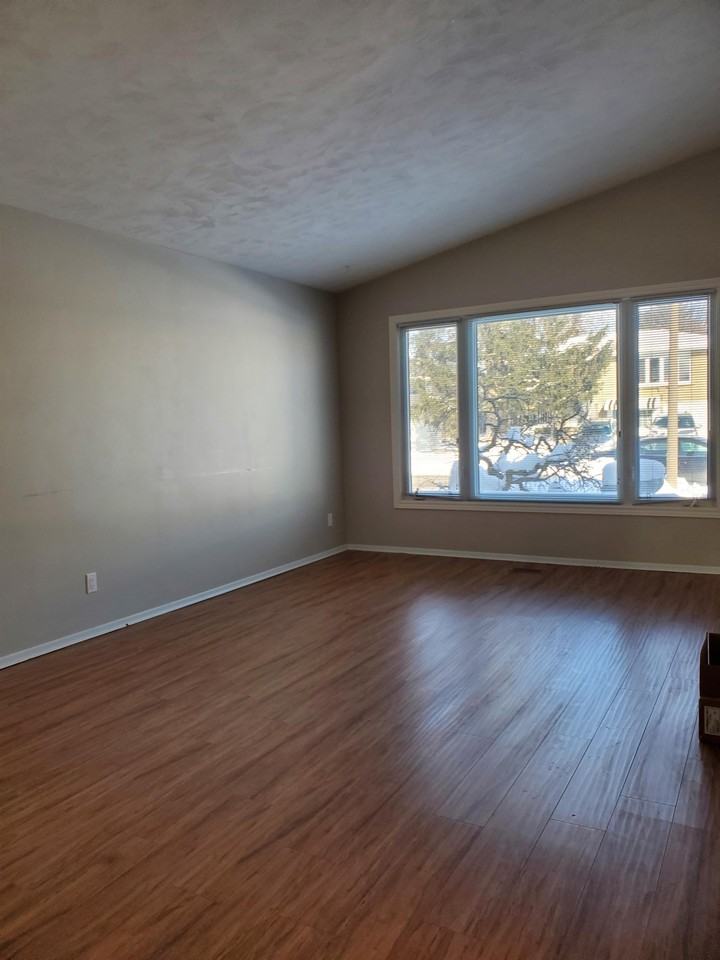 543 Havelock Dr #1 - Photo 3 of 18