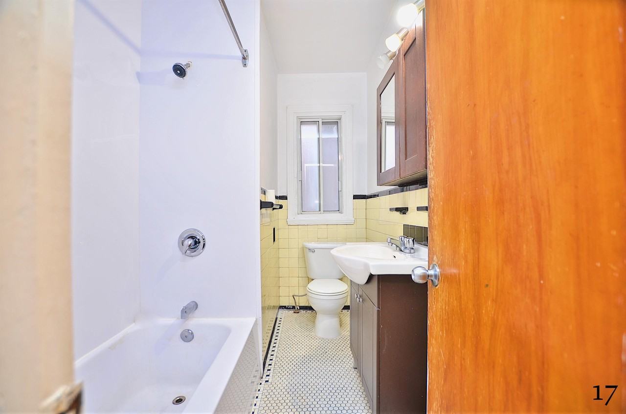 2390 Boulevard Pie-Ix - 5 #5 - Photo 5 of 10