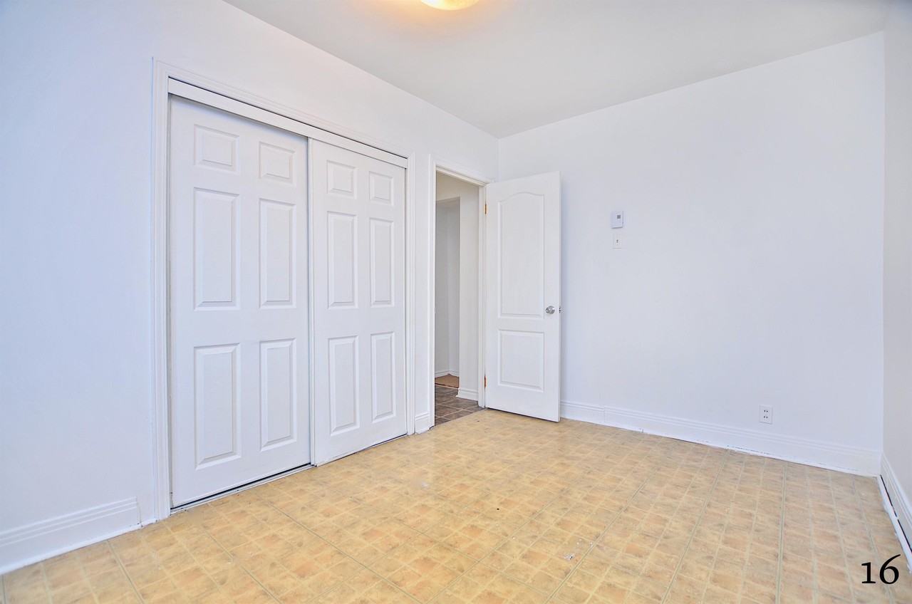 2390 Boulevard Pie-Ix - 5 #5 - Photo 7 of 10