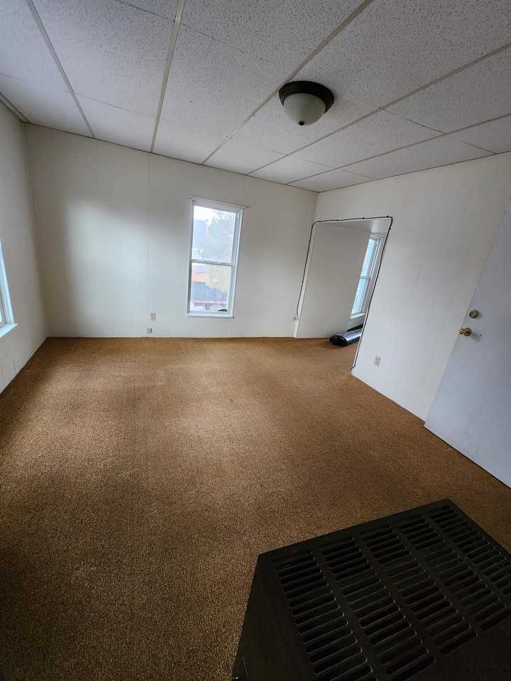 403 Meeker St #B - Photo 4 of 11