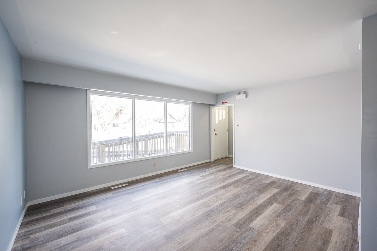 960 Manitoba Ave #960 - Photo 2 of 23