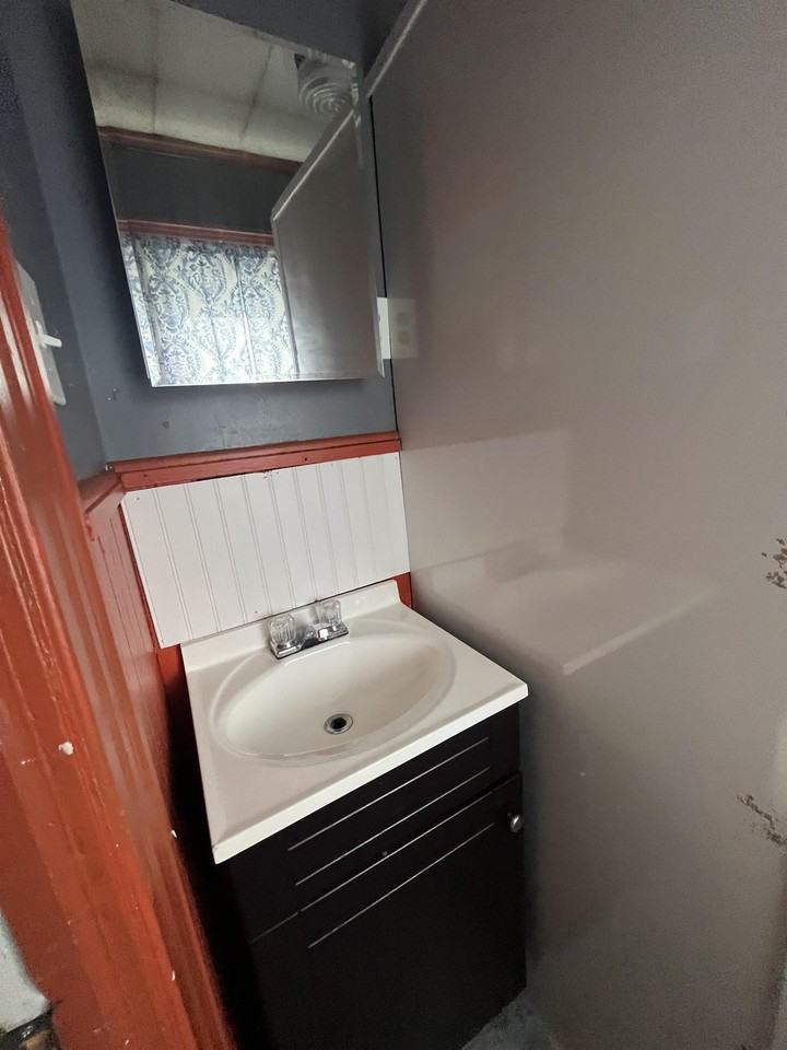 191 Newton Ave #2 - Photo 2 of 11