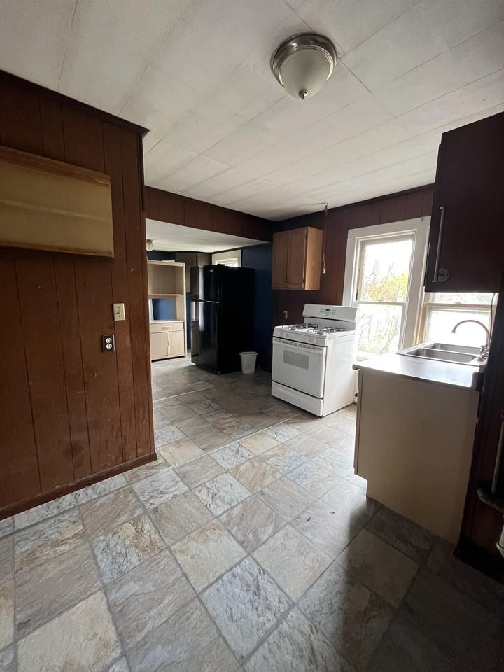 191 Newton Ave #2 - Photo 5 of 11