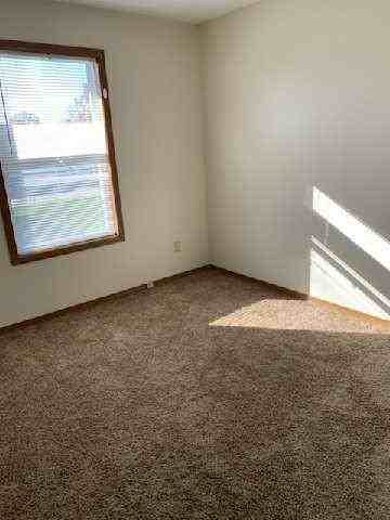 1828 W Jefferson St - Photo 3 of 5