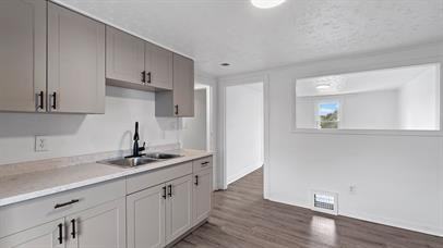 27 Classic Ave - Photo 3 of 11