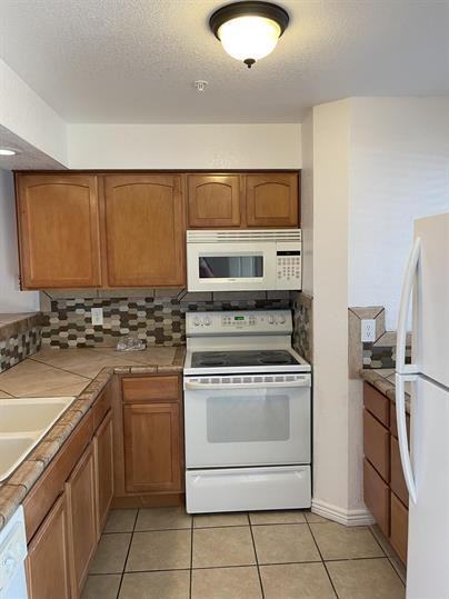 2016 Mesquite Ln #R202