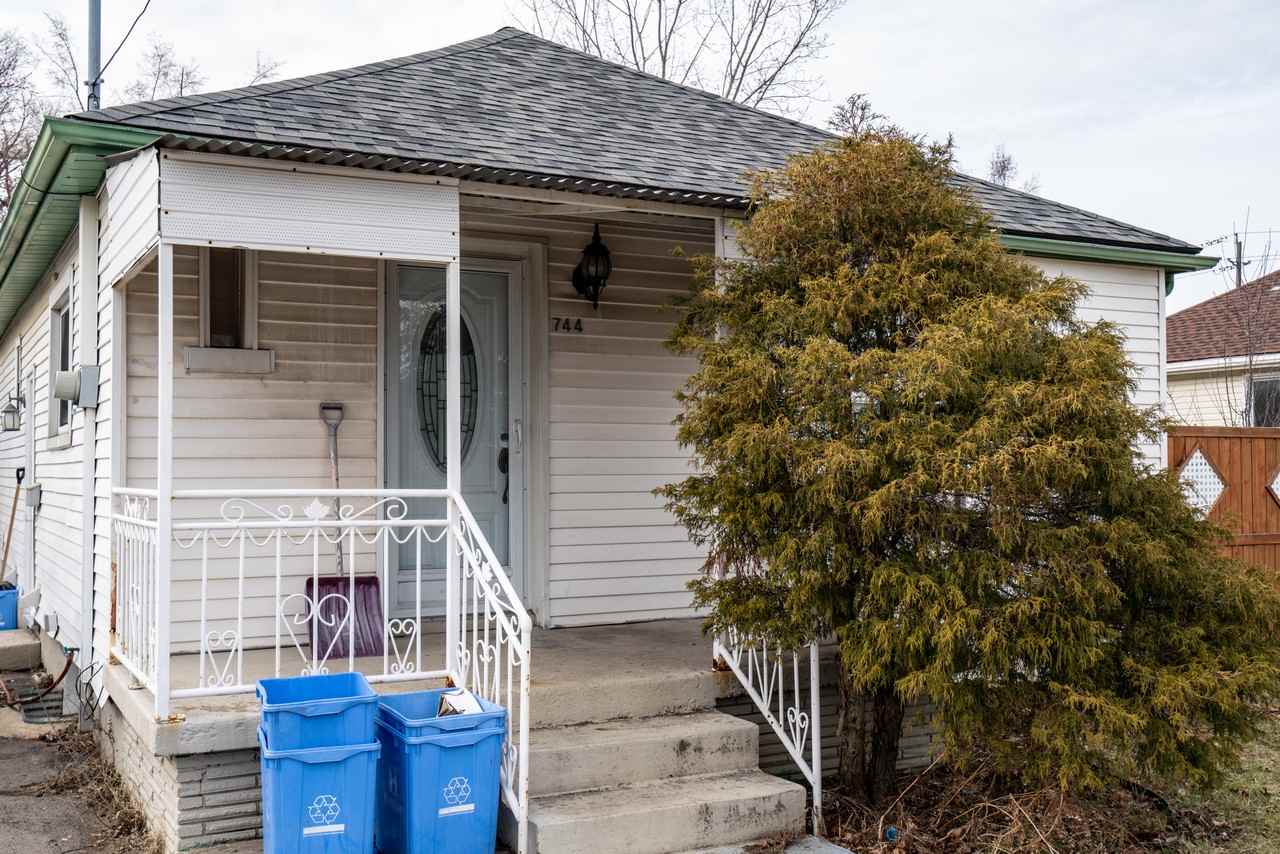 744 Upper Gage Ave Apartments in Macassa, Hamilton, ON L8V 4K2 Zumper