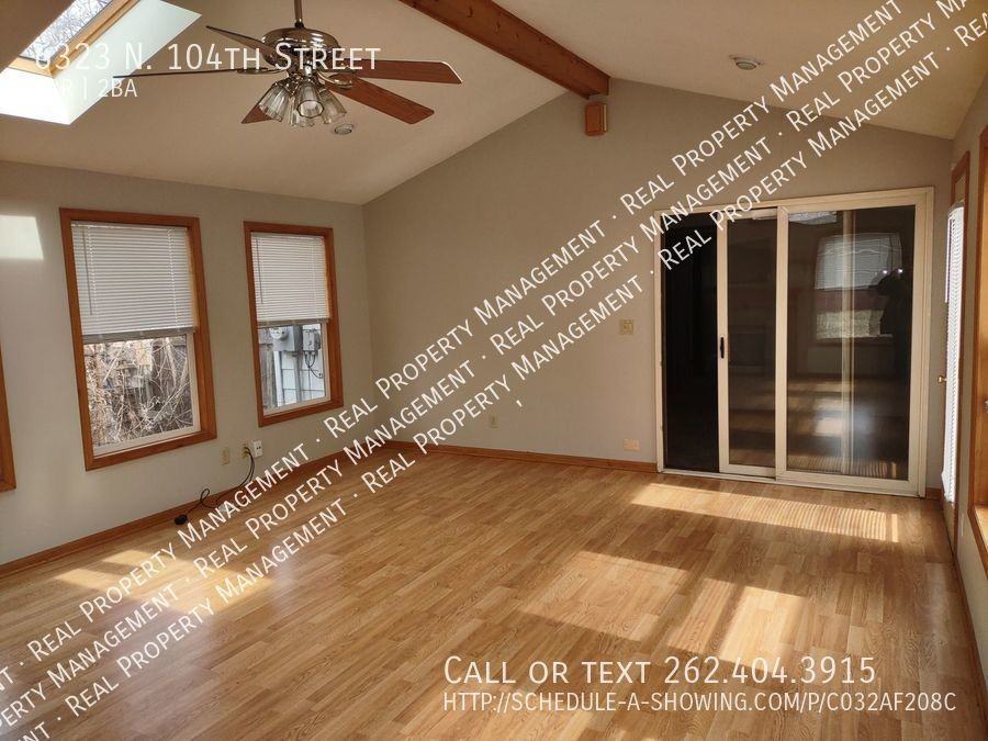 6323 N 104th St - Photo 3 of 14